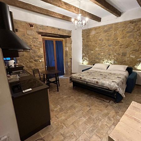 Borgo Di Mezzo Leilighet Castelnuovo dellʼAbate Eksteriør bilde
