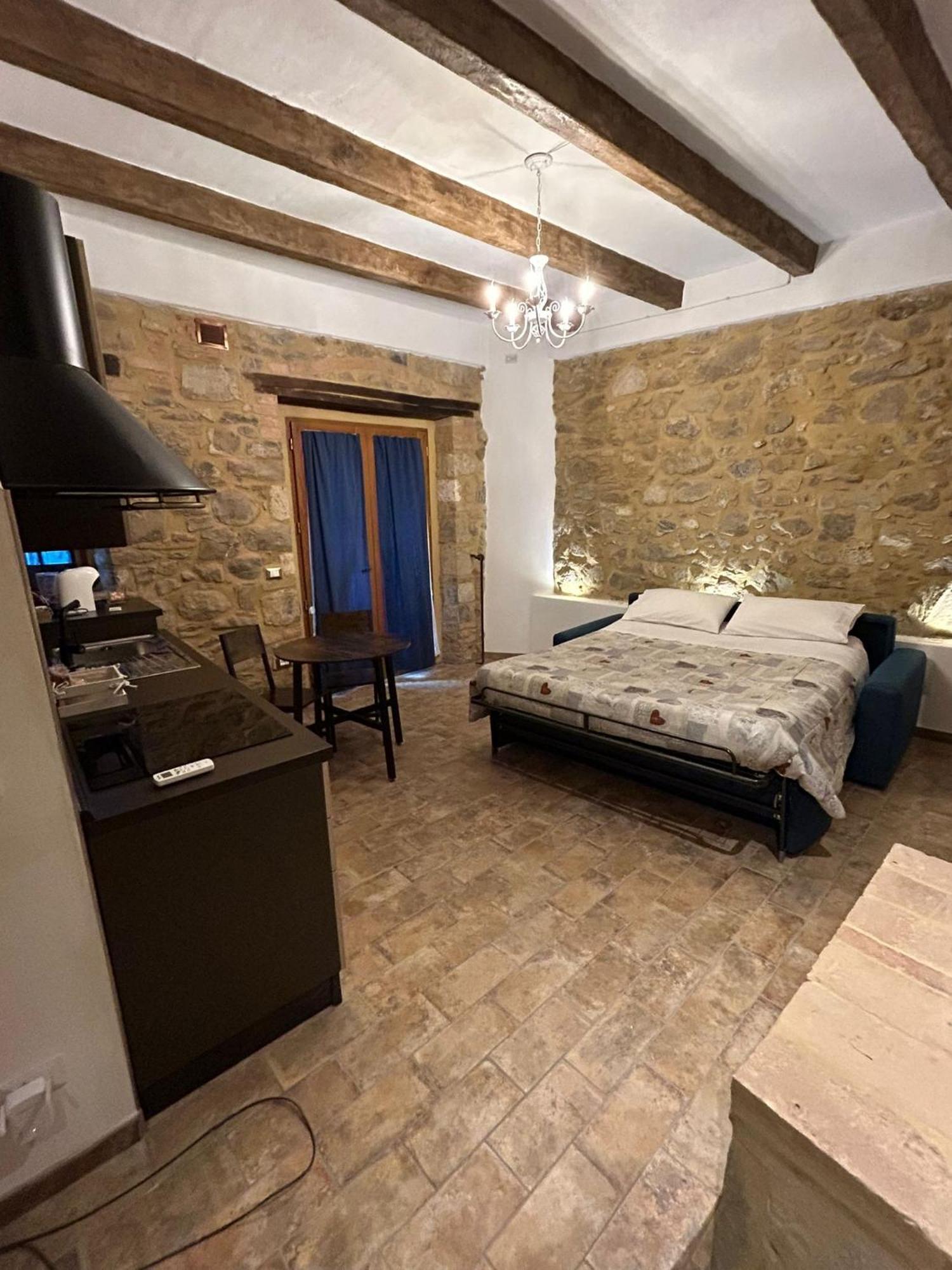 Borgo Di Mezzo Leilighet Castelnuovo dellʼAbate Eksteriør bilde