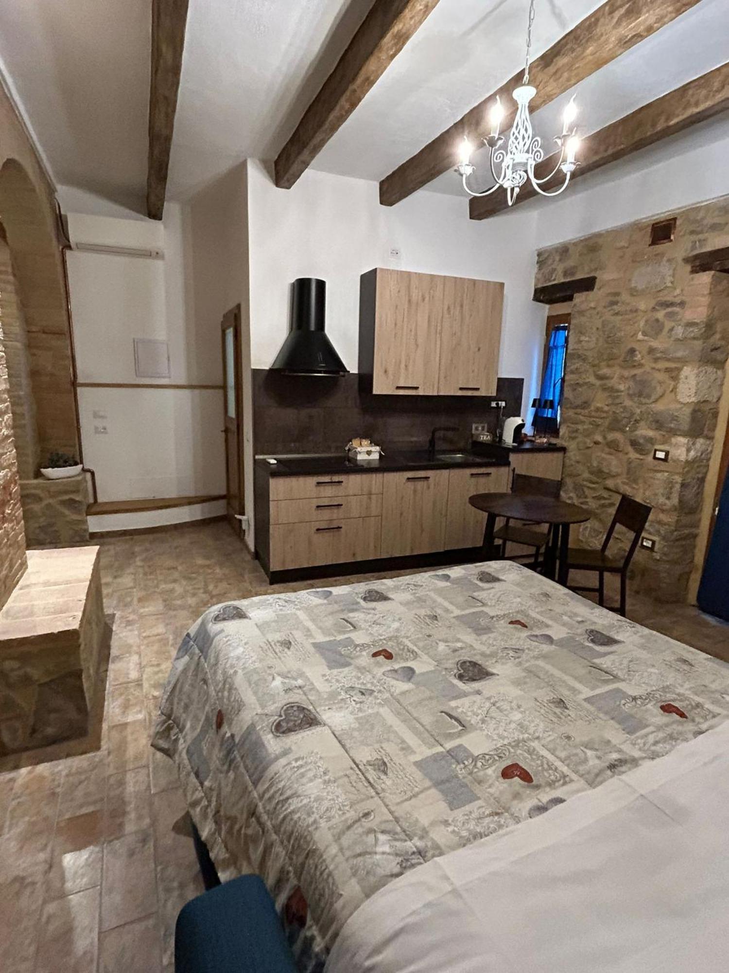 Borgo Di Mezzo Leilighet Castelnuovo dellʼAbate Eksteriør bilde