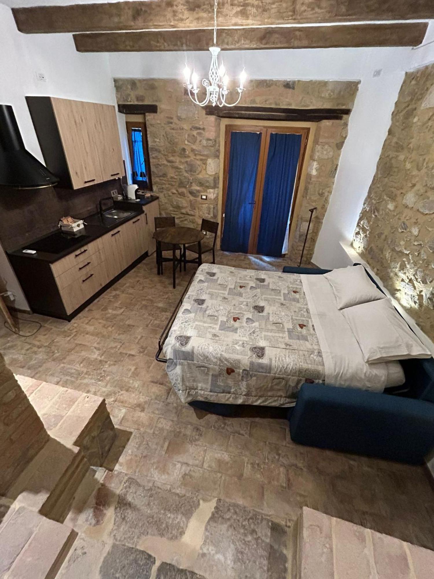 Borgo Di Mezzo Leilighet Castelnuovo dellʼAbate Eksteriør bilde